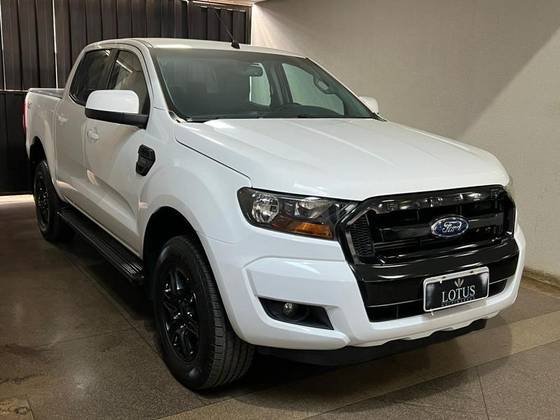 FORD RANGER 2.2 XLS 4X4 CD 16V DIESEL 4P AUTOMÁTICO FORD RANGER 2.2 XLS 4X4 CD 16V DIESEL 4P AUTOMÁTICO